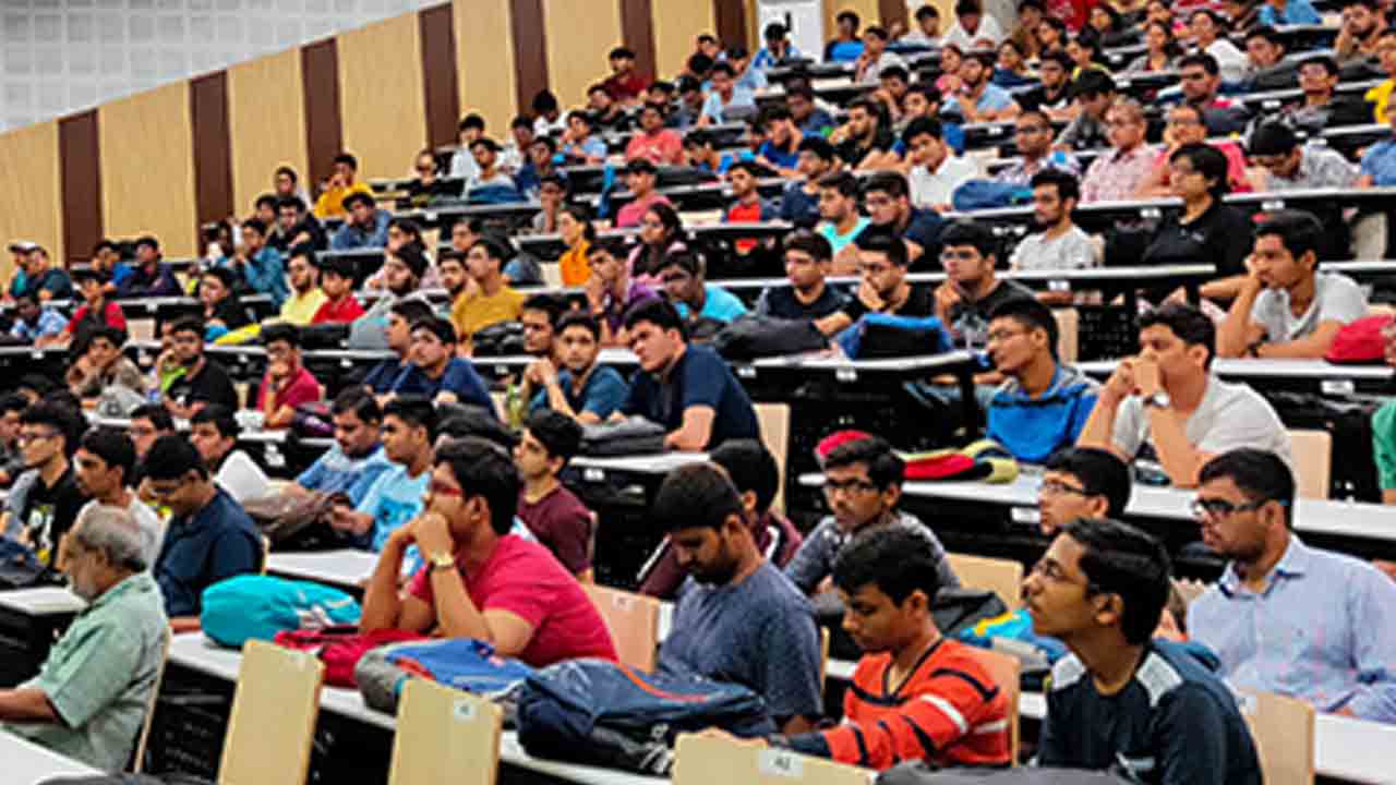 పీజీ కోర్సులకు 75% హాజరు నిబంధన