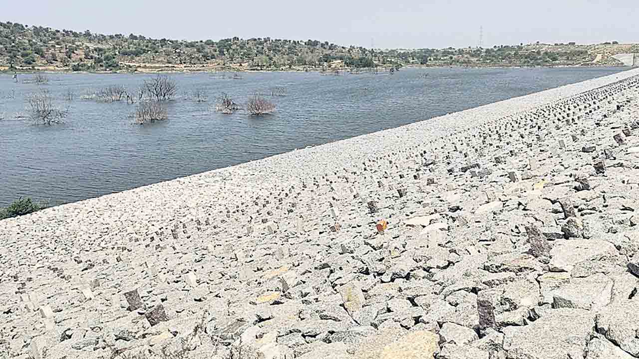 గౌరవెల్లి.. పురోగతి నిల్లు !