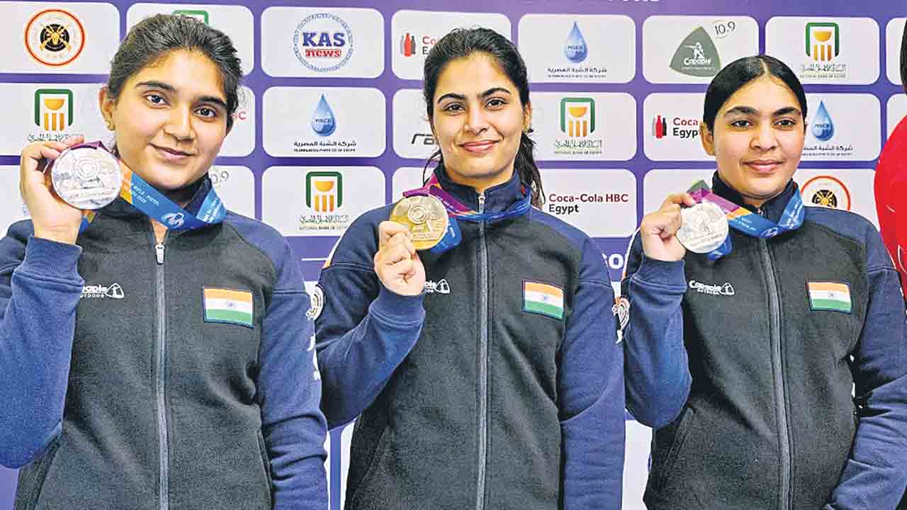 మెరిసిన మను, ఇషా.. ఐఎస్‌ఎస్‌ఎఫ్‌ షూటింగ్‌ ప్రపంచకప్‌