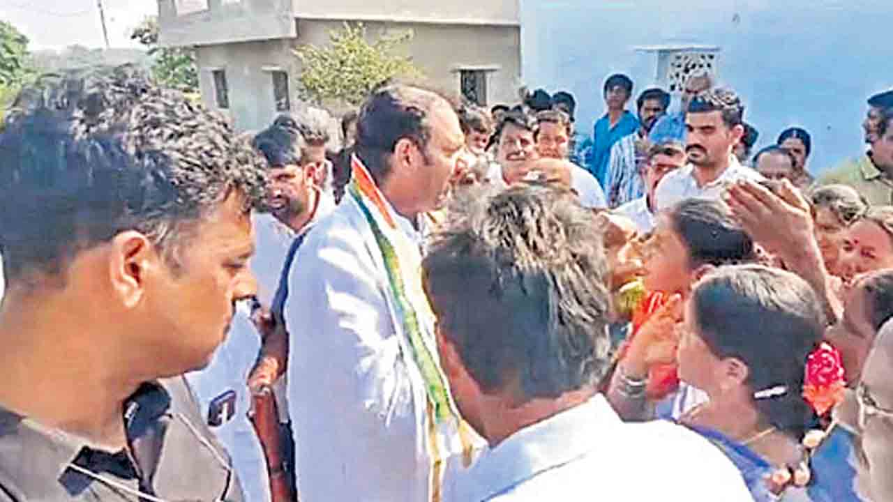 ఎమ్మెల్యే అనిరుధ్‌రెడ్డికి ట్రిపుల్‌ఆర్‌ సెగ