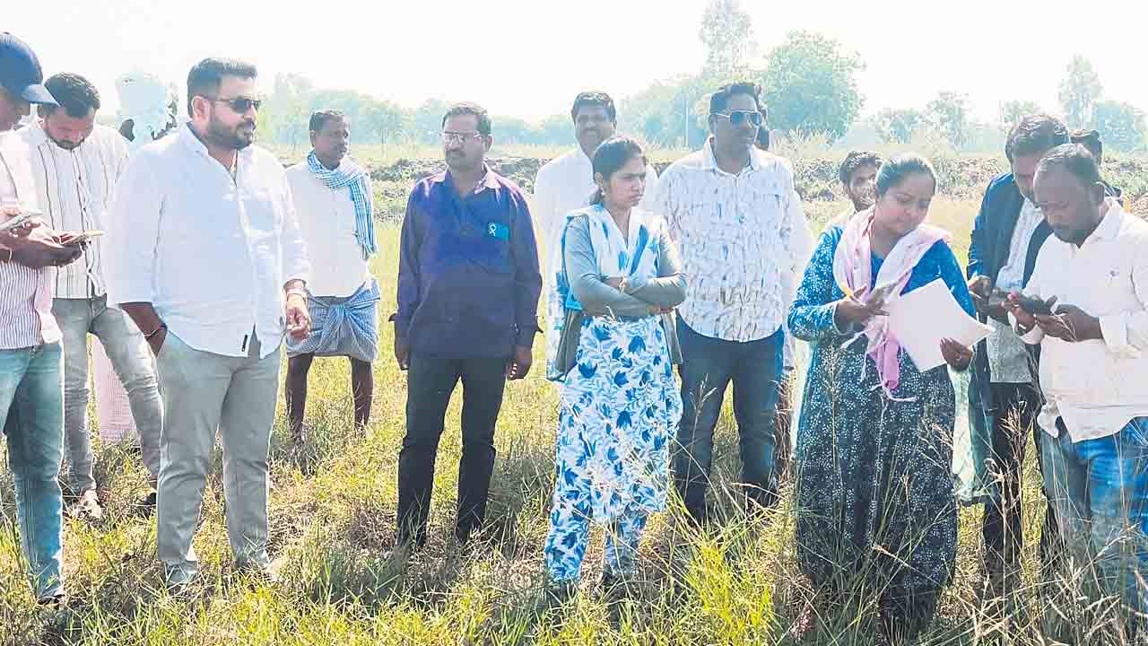 సింగూరు ప్రాజెక్టు భూముల పరిశీలన