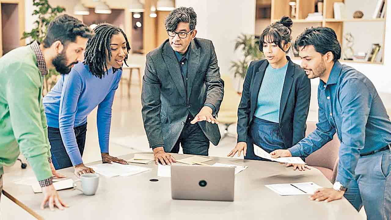 ఇక విదేశీయులకు ఉద్యోగాలుండవు.. అమెరికన్లకు శిక్షణ ఇవ్వడమే హెచ్‌-1బీ వీసాదారుల జాబ్‌