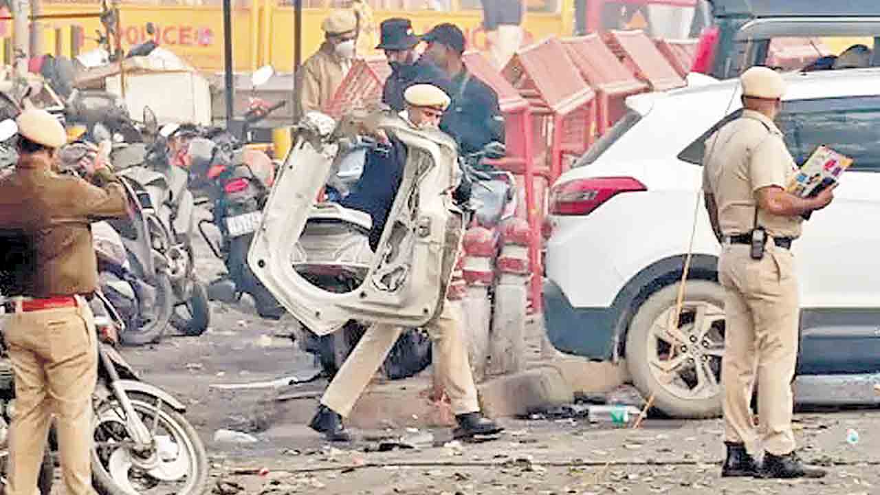 బాంబుల తయారీకి 26 లక్షల విరాళాలు