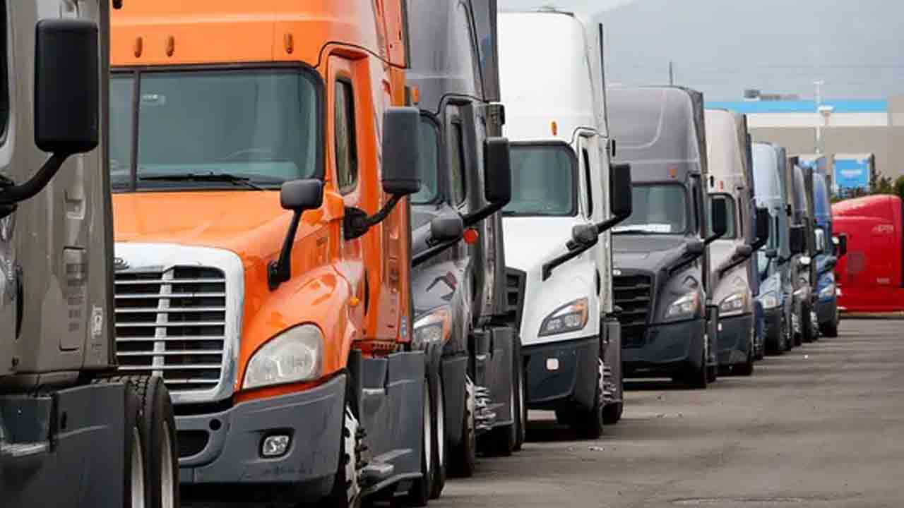 యూఎస్‌లో 17 వేల డ్రైవింగ్‌ లైసెన్స్‌లు రద్దు