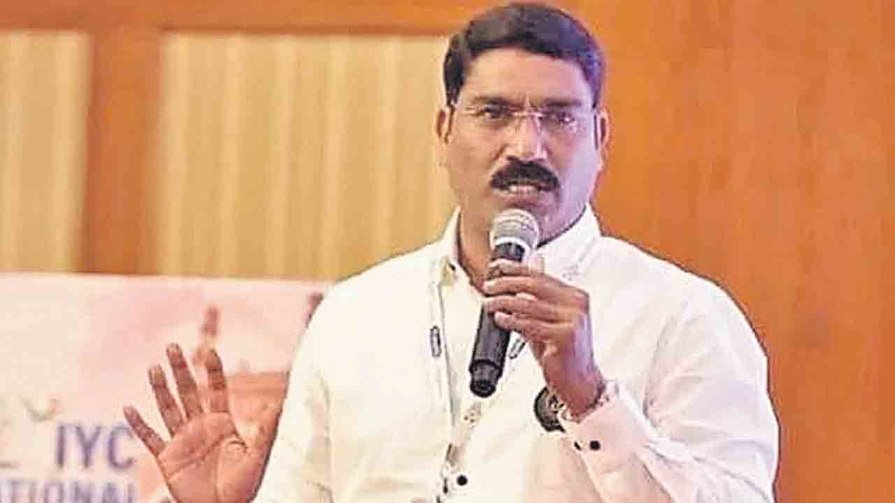 ప్రభుత్వంలో ప్రక్షాళన అవసరం