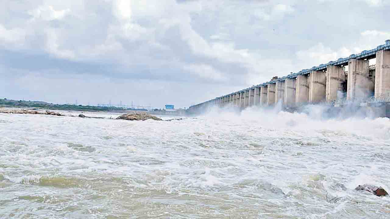 ‘డ్రిప్‌’ నిధులున్నా.. పనులు సున్నా!