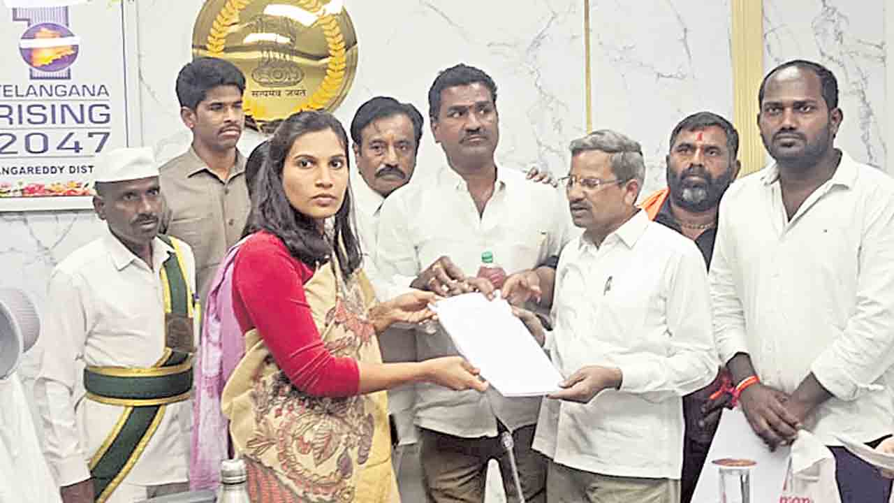 కాలుష్యం బారి నుంచి కాపాడండి