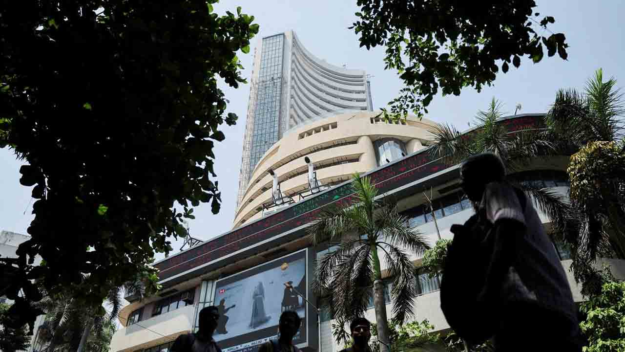 సూచీల వరుస ర్యాలీకి బ్రేక్‌