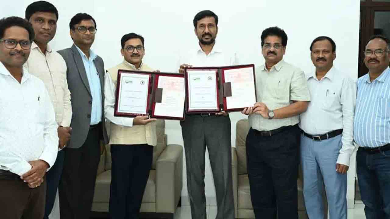 ఎన్టీపీసీ గ్రీన్‌ ఎనర్జీతో సింగరేణి ఎంవోయూ