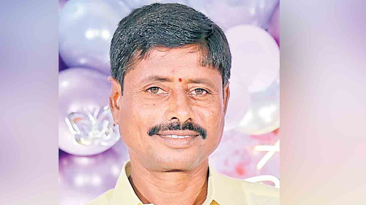 పరిహారం అందక ప్రాణం తీసుకున్న రైతు