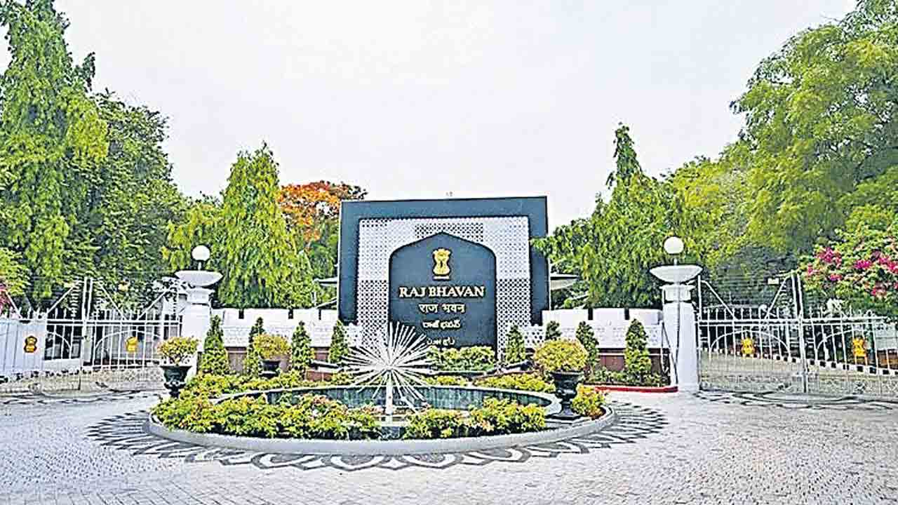 గాడితప్పిన గవర్నర్‌ వ్యవస్థ!