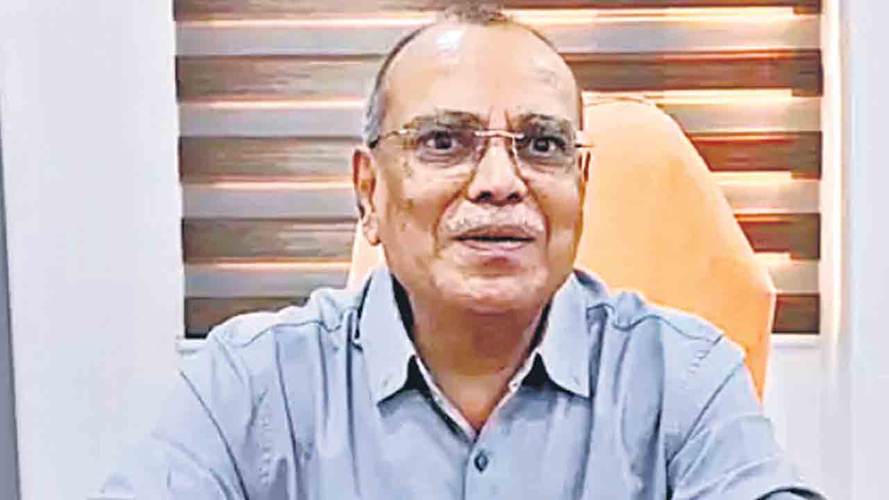 కాళోజీ వర్సిటీ వీసీ రాజీనామా.. నిబంధనలకు విరుద్ధంగా పేపర్‌ కరెక్షన్‌