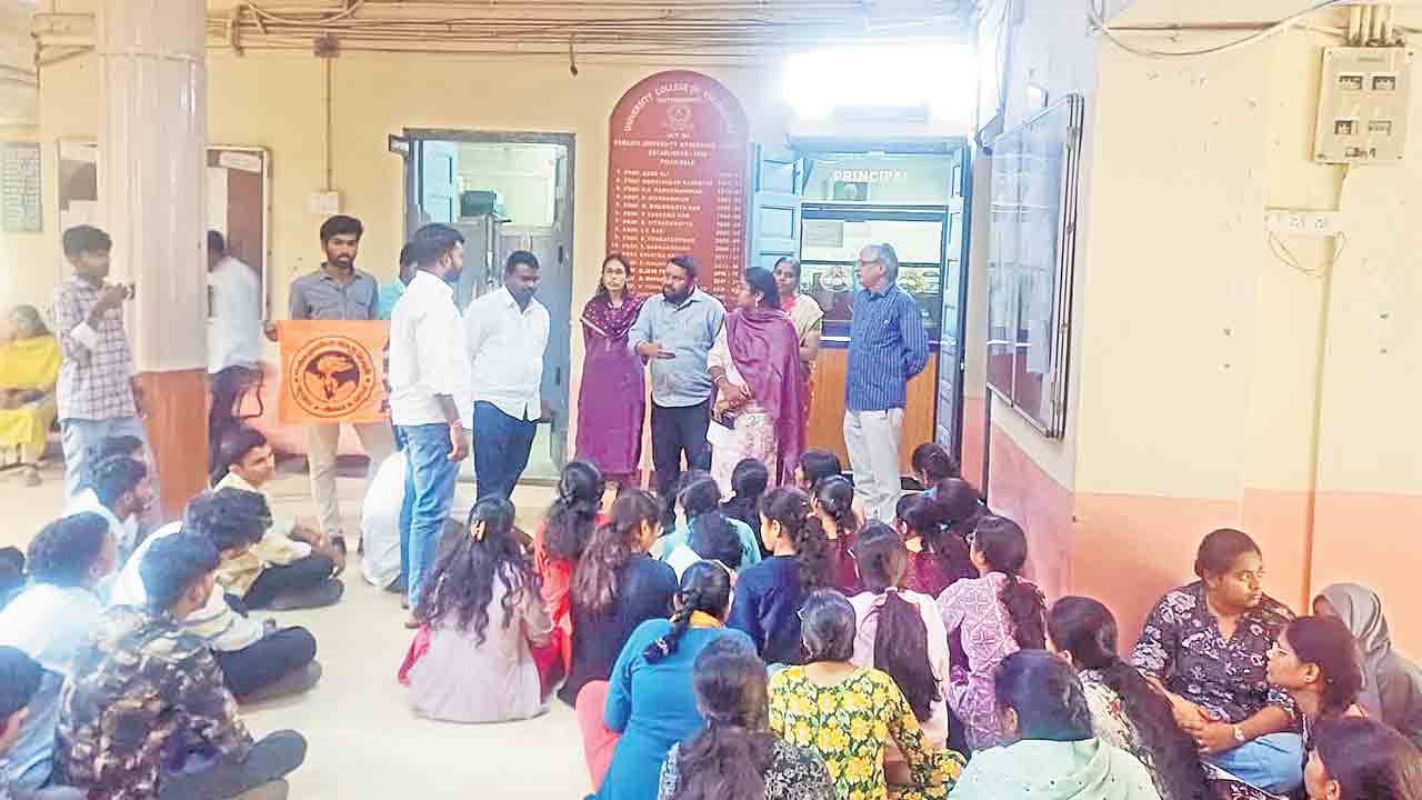 ఓయూ టెక్నాలజీలో కీచక అధ్యాపకుడు