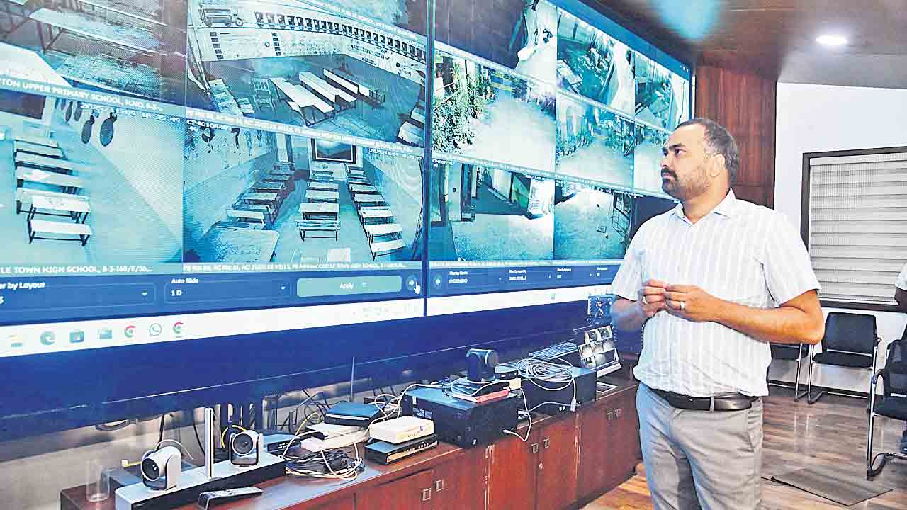 కేంద్ర బలగాలు నిఘా డ్రోన్లు