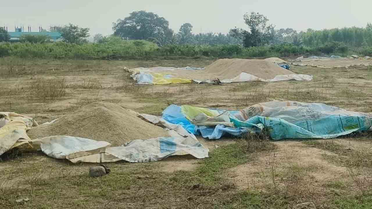 గింజ కూడా కొనలే..