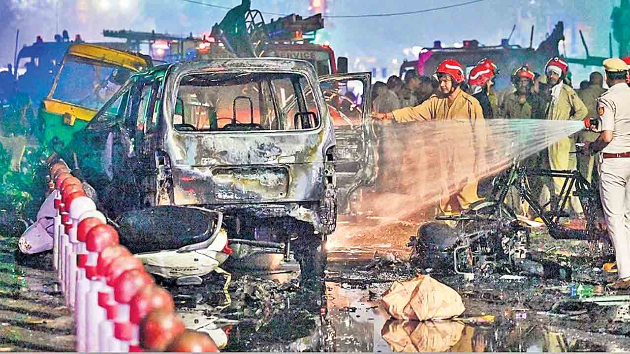 మోదీ మౌనం వెనుక మర్మమేమిటి?