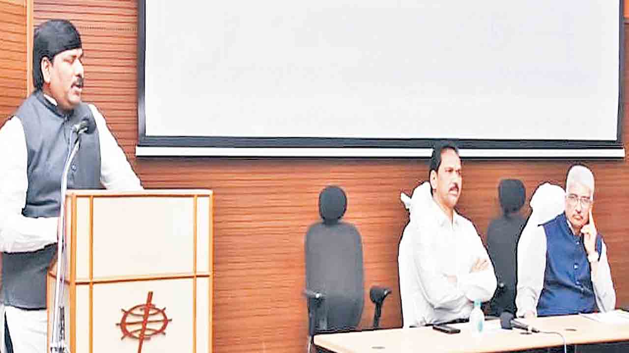 ప్రెస్‌కౌన్సిల్‌ నిర్వీర్యానికి కేంద్రం అడుగులు!