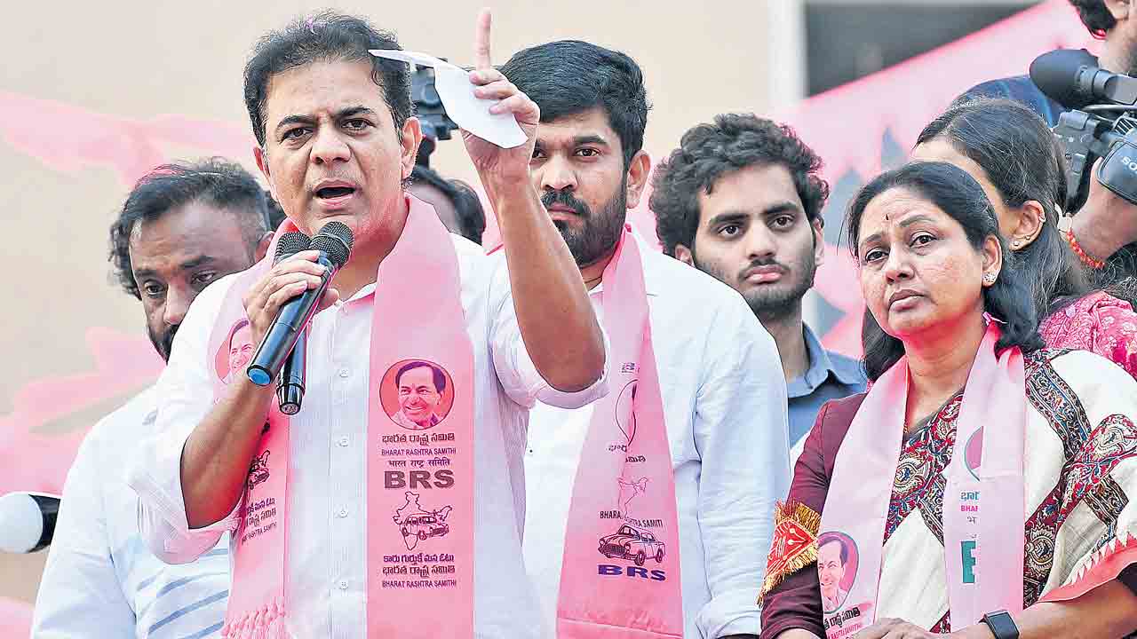 ఆడబిడ్డగా అడుగుతున్నా.. ఆదరించండి