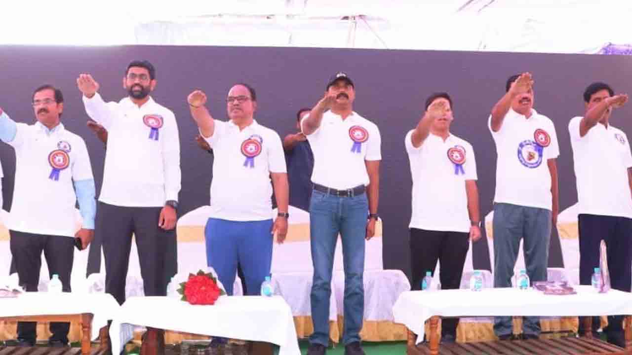 సారథులు నింపిన చైతన్యం