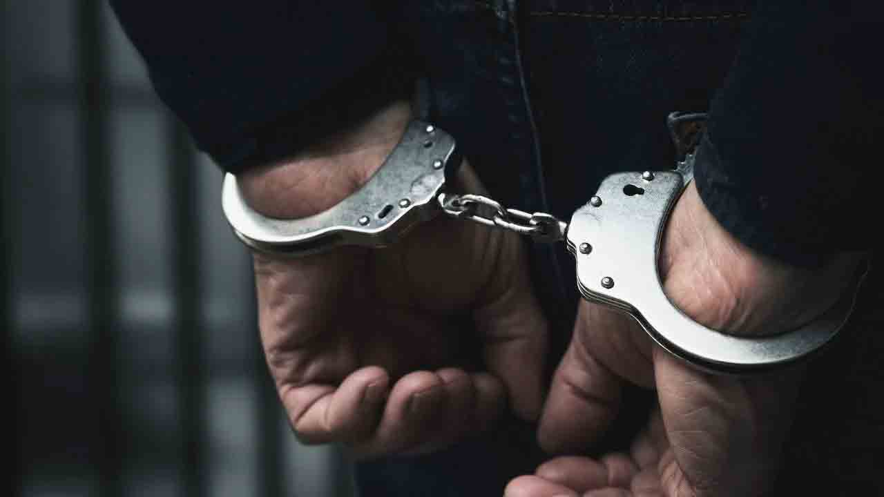 ఆన్‌లైన్‌ ట్రేడింగ్‌ మోసంలో కీలక వ్యక్తి అరెస్టు