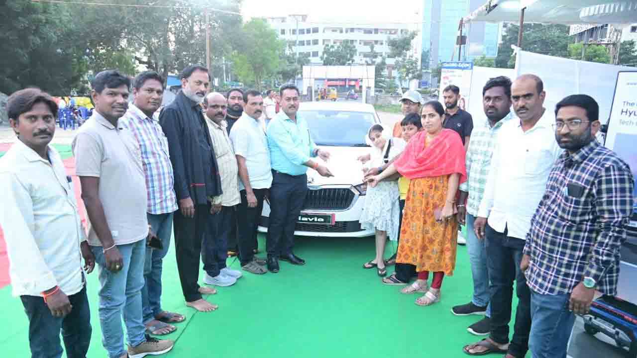 సొంత వాహన కల.. ఆటో షోతో సాకారం..