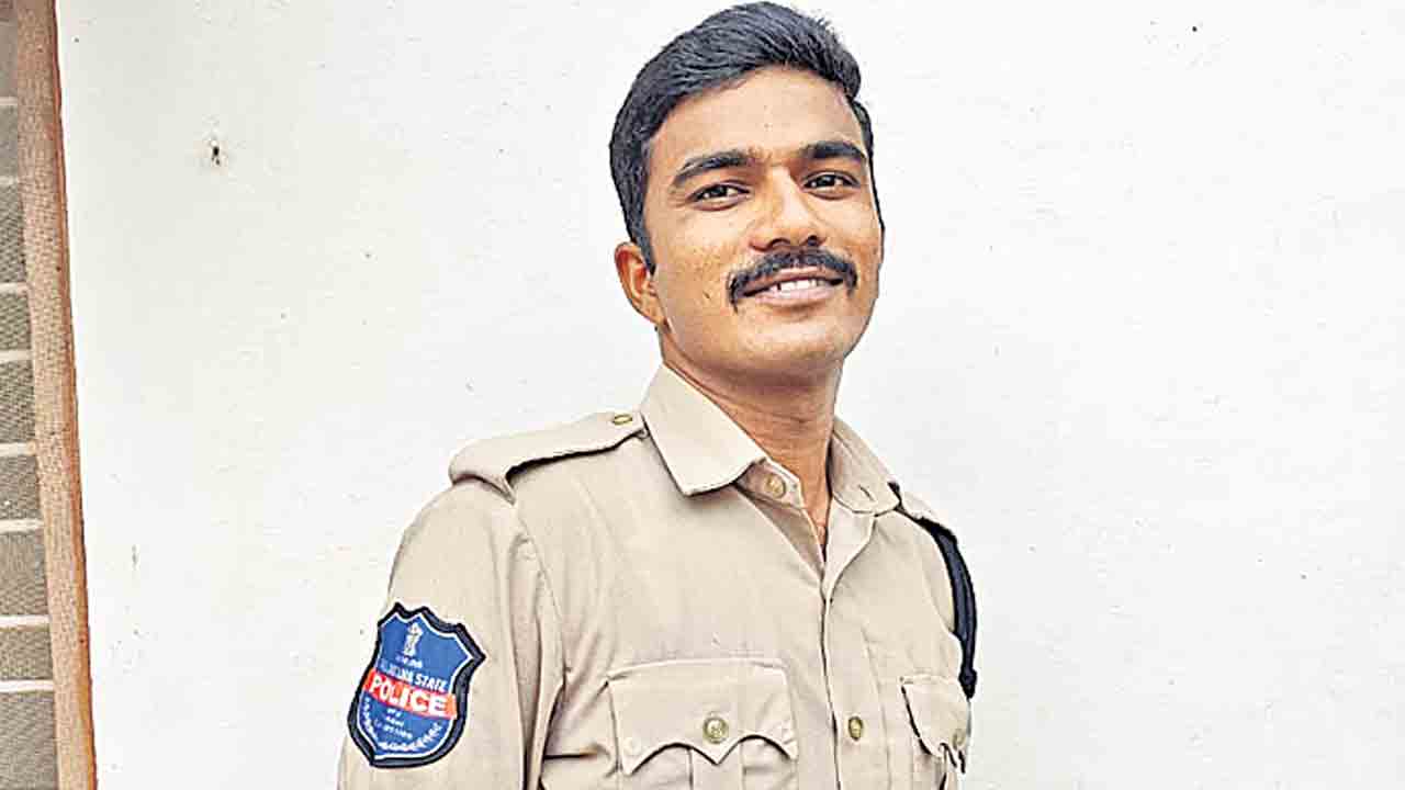 గన్‌తో కాల్చుకొని కానిస్టేబుల్‌ ఆత్మహత్య