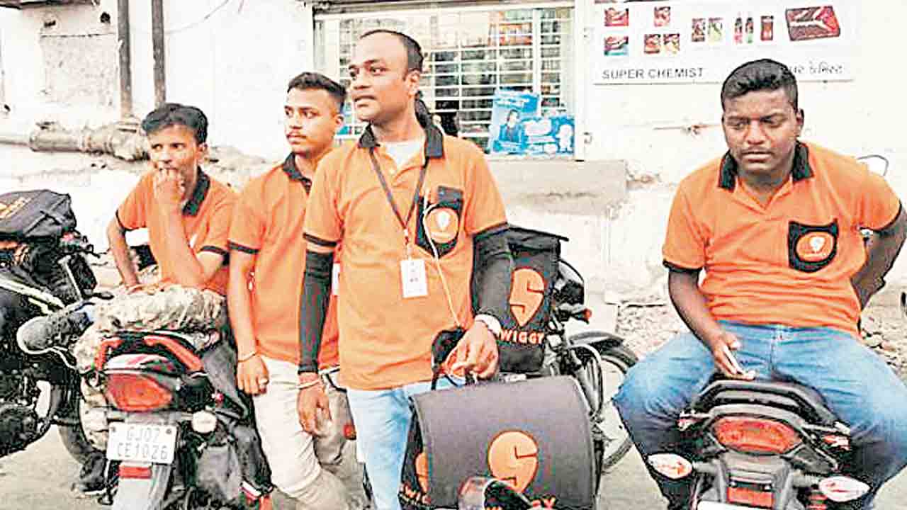 గిగ్‌ వర్కర్స్‌పై ఏఐ పిడుగు!