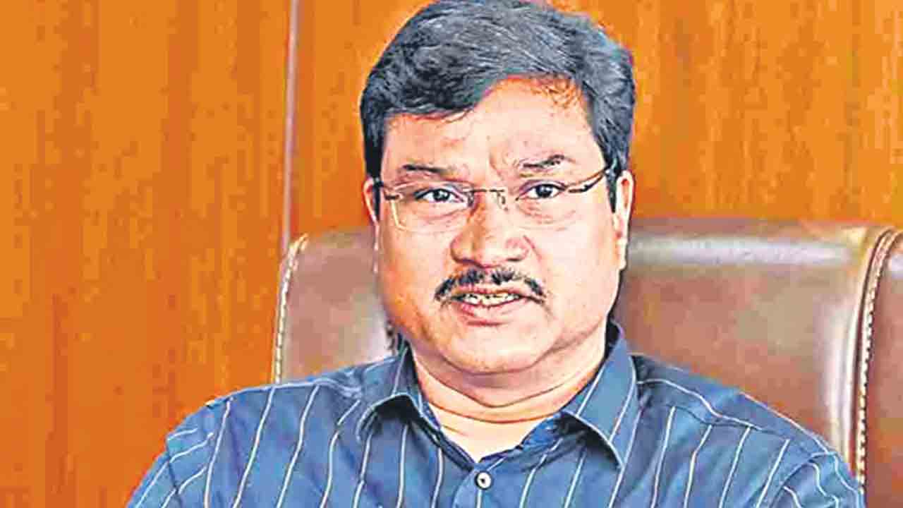 హైడ్రా రంగనాథ్‌..హైకోర్టుకు రండి