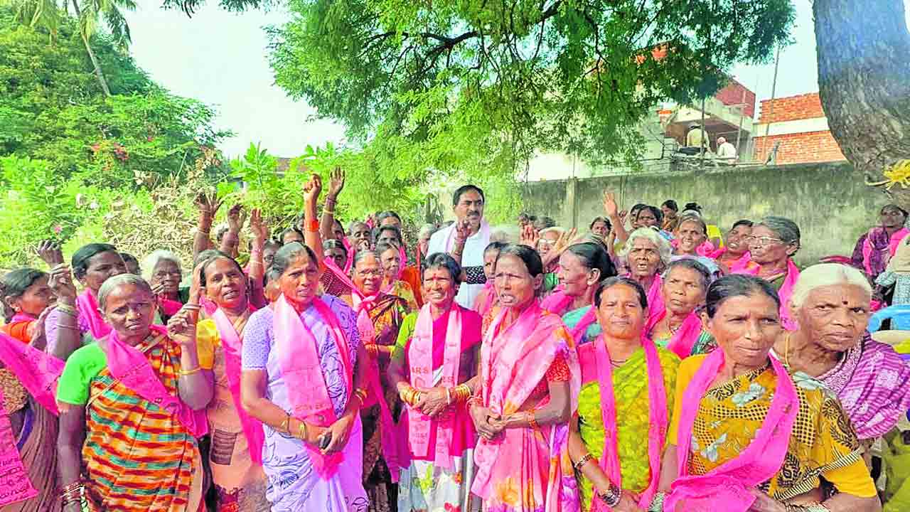 కాంగ్రెస్‌ బోగస్‌ హామీలను ఎండగట్టాలి