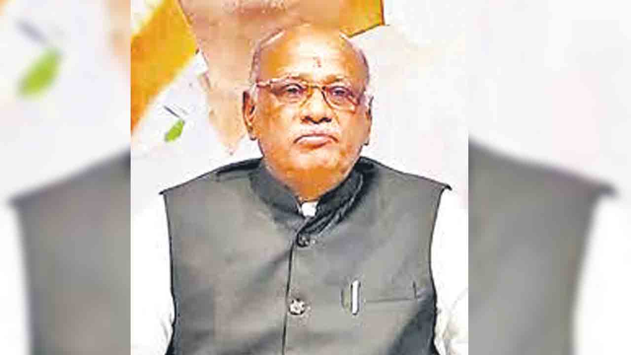 సర్కారును తప్పుబట్టిన బీసీ కమిషన్‌