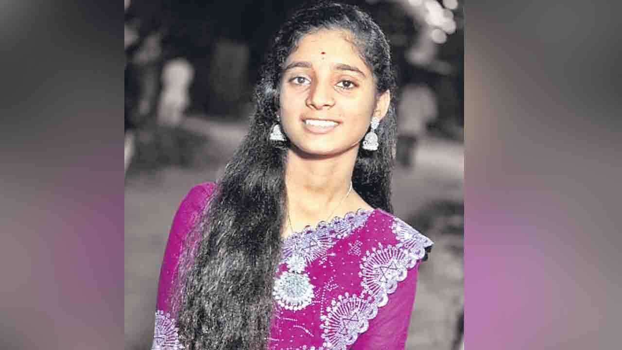 ఇంటర్‌ విద్యార్థిని బలవన్మరణం!