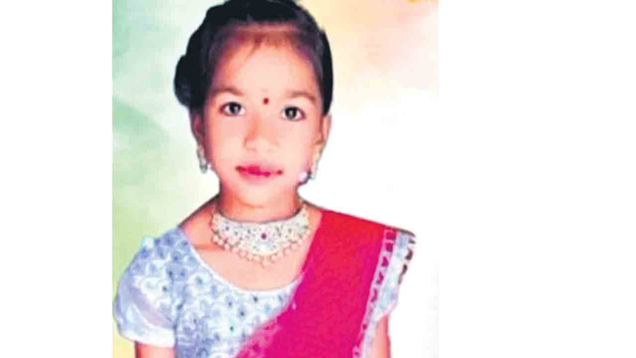 జాతరలో విద్యుదాఘాతం.. బాలిక మృతి