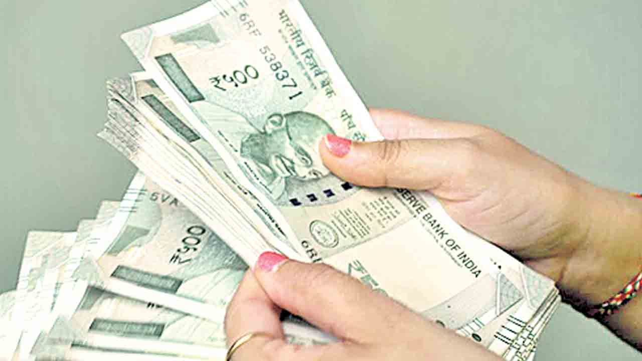 రేవంత్‌ పాలనలో తగ్గిన ఆమ్దానీ