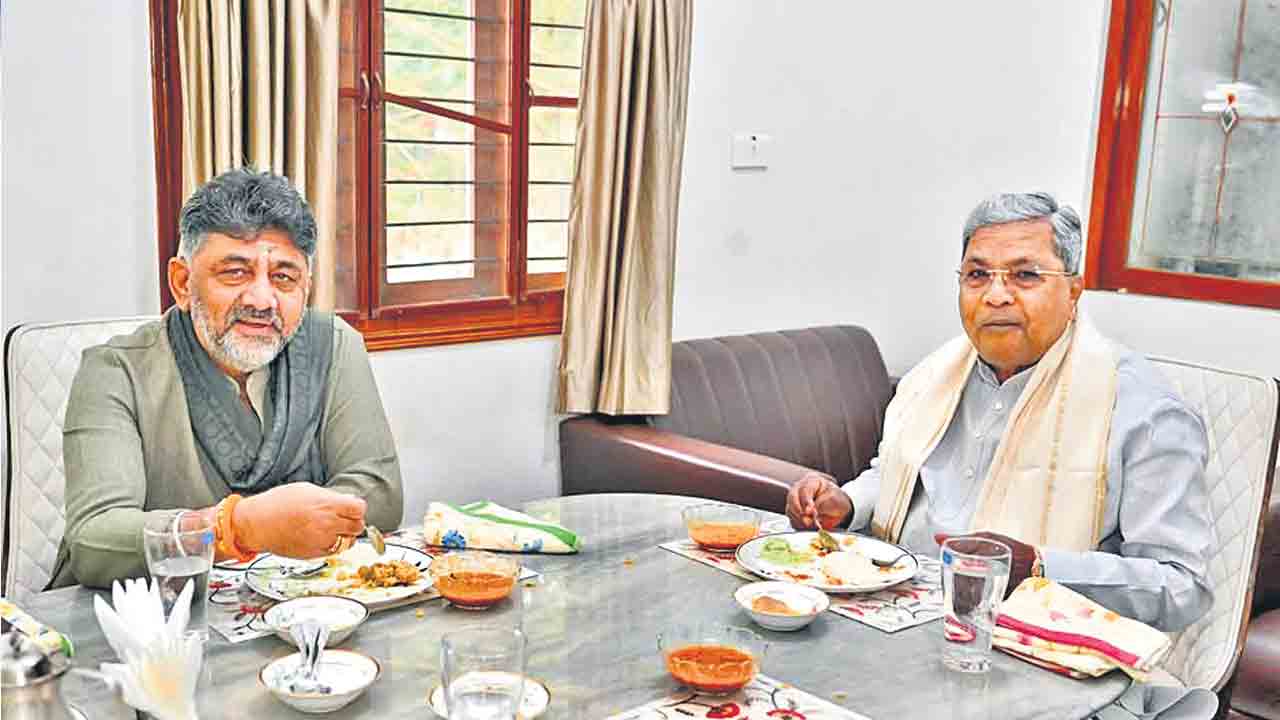 సిద్ధరామయ్య ఔట్‌!