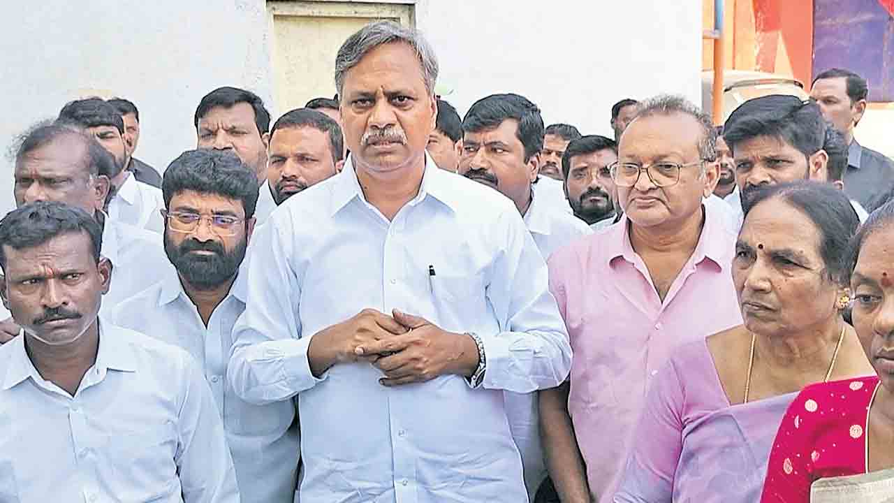 రాష్ట్రంలో పోలీస్‌ రాజ్యంకాంగ్రెస్‌ది దుర్మార్గమైన పాలన