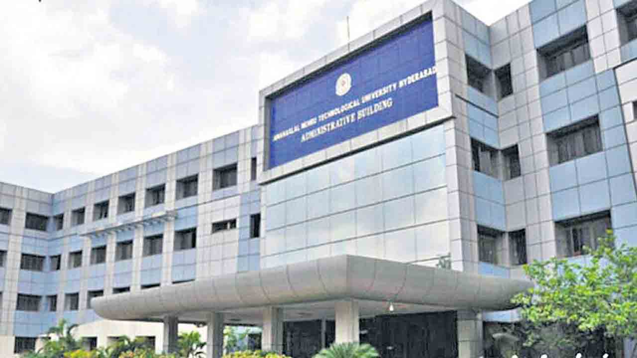 జేఎన్‌టీయూలో ఇష్టారాజ్యం!