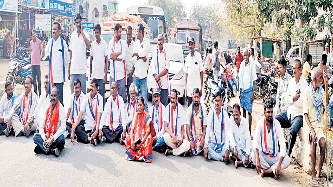 ఎంపీడీవో నిర్లక్ష్యం వల్లే రిజర్వేషన్లు రాలే