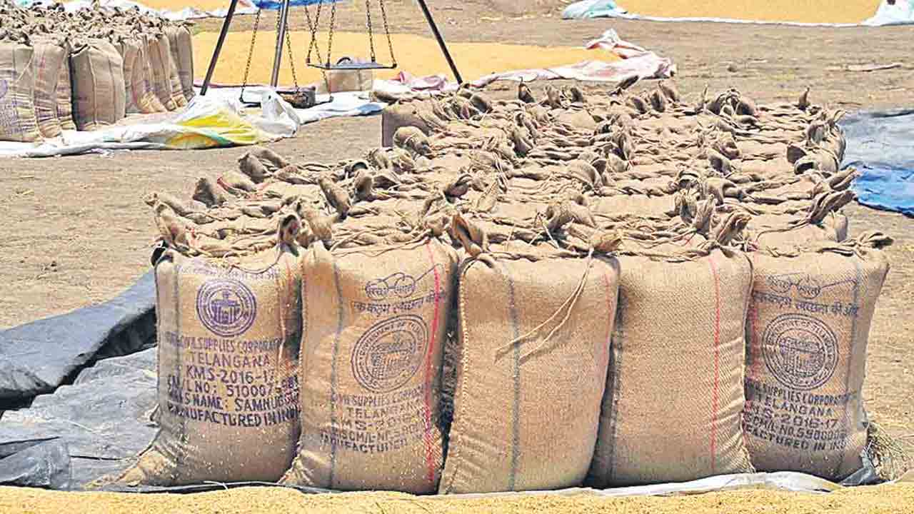 వడ్లు ఇంకెప్పుడు కొంటరు?