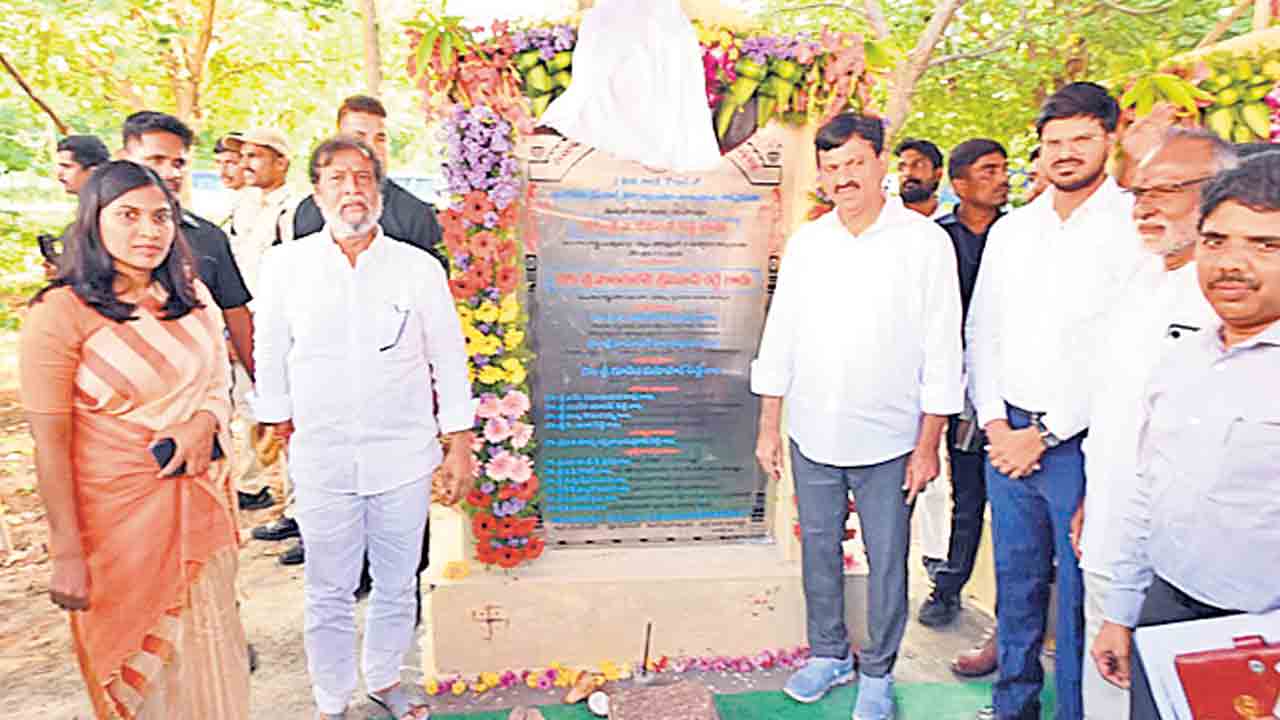 మంత్రుల డబుల్‌ యాక్షన్‌