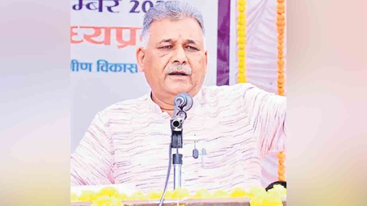 రామ్‌మోహన్‌ రాయ్‌ ఒక బ్రిటిష్‌ ఏజెంట్‌