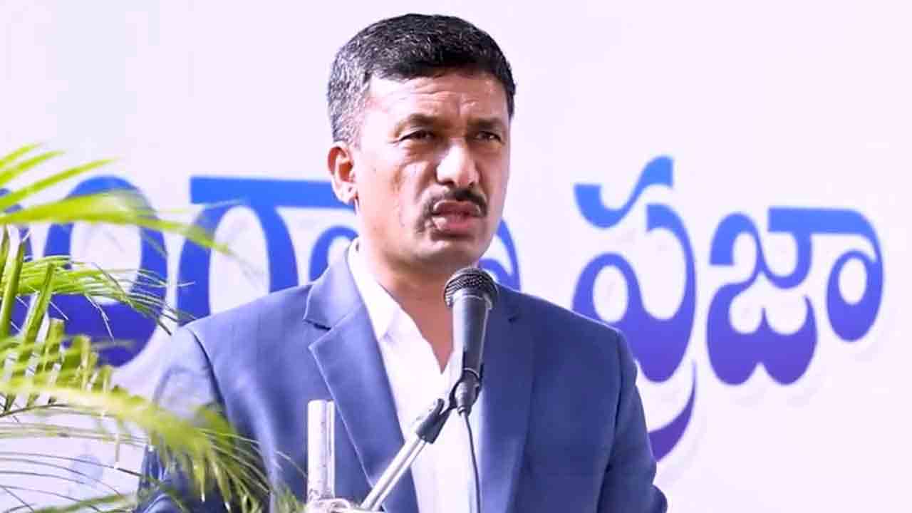 మూడు ఏరియాల్లో సింగరేణి సీఎండీ పర్యటన