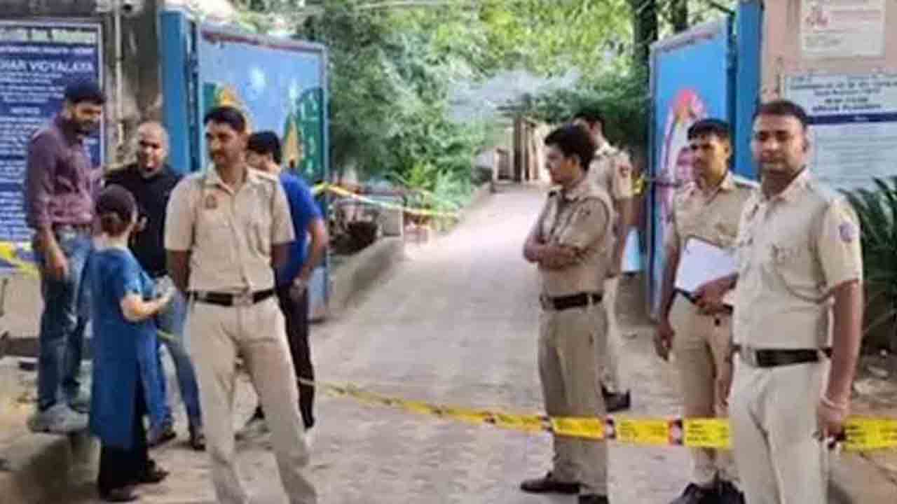 ఆ మూడు గంటల్లో ఏం జరిగింది?