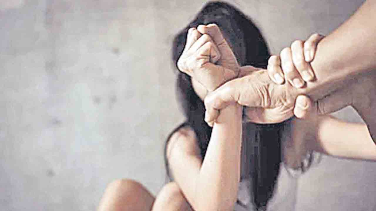 ఈ నగరానికి ఏమైంది?.. జూబ్లీహిల్స్ పరిధిలో దళిత మహిళపై రేప్