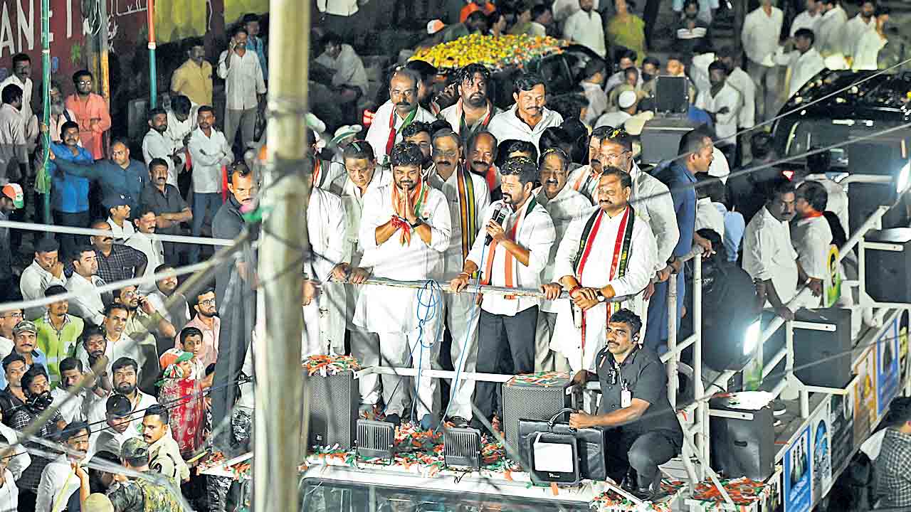 కారుకు ఓటేస్తే.. స్కీములు ఆపేస్తం