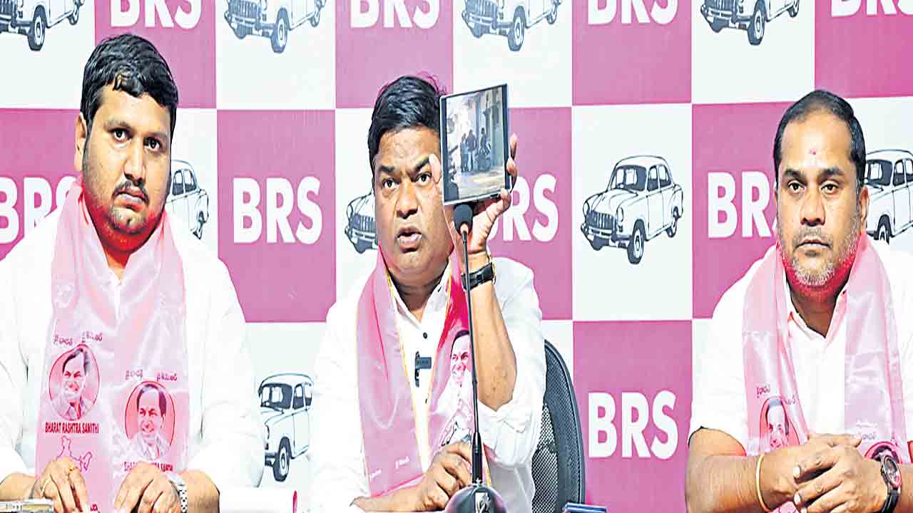 రేవంత్‌, రఘునందన్‌ భూభారతి బ్రదర్స్‌