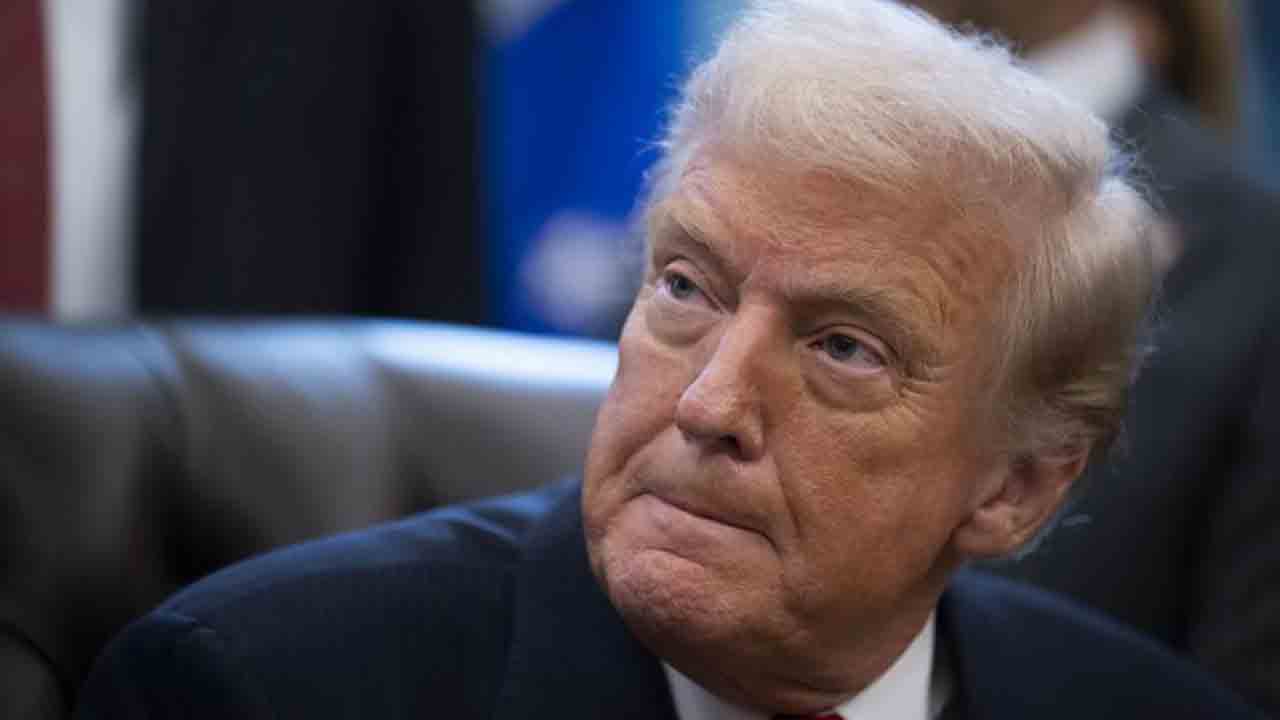 Donald Trump | లైంగిక బాధితురాలితో గంటల తరబడి ట్రంప్‌!