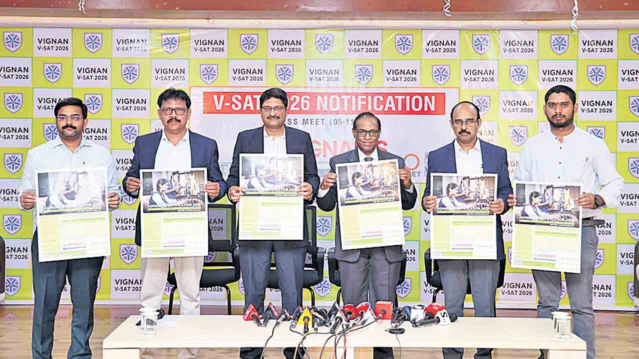 వీశాట్‌ ప్రవేశాలకు నోటిఫికేషన్‌ విడుదల