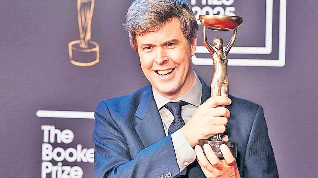 కెనడియన్‌-హంగేరియన్‌-బ్రిటిష్‌ రచయిత