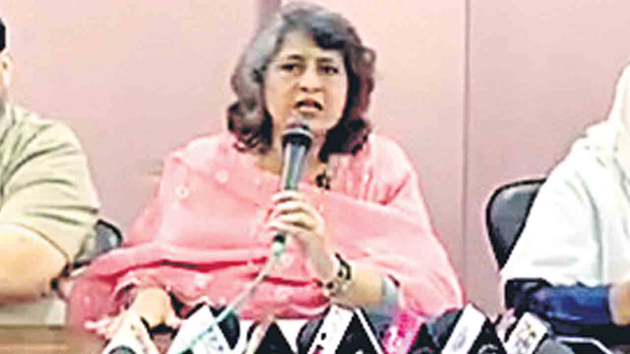 రియాజ్ తల్లి, భార్యపై లైంగిక హింస!