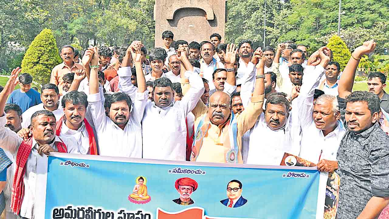 కోటాకు కాటు.. బీసీలకు పోటురి